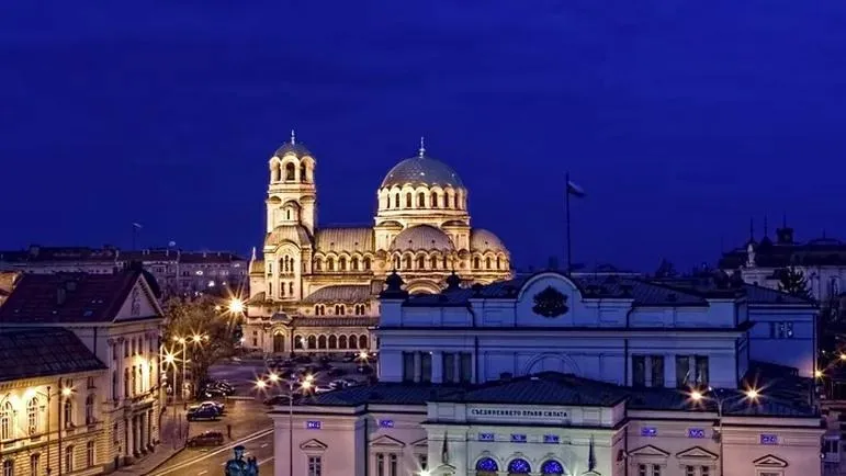 Ile trwa lot z Katowic do Bułgarii? Sprawdź, co musisz wiedzieć przed podróżą!