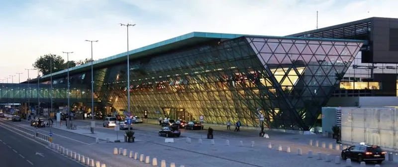 Jak łatwo dojechać z lotniska Kraków do centrum miasta?