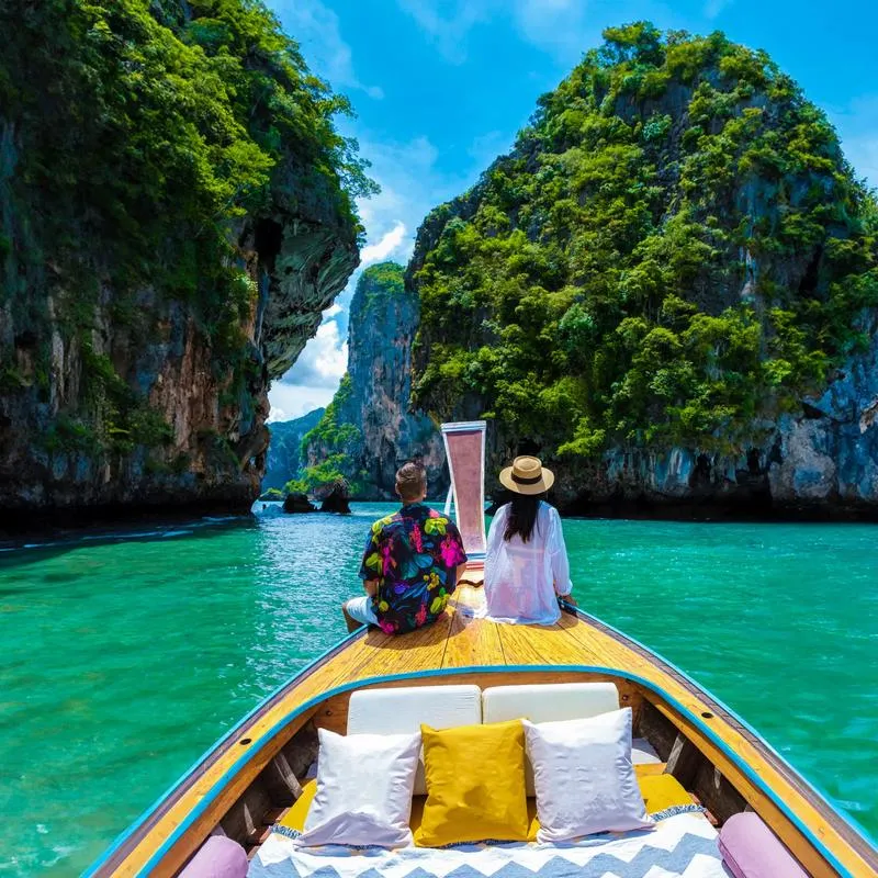 Jak długo trwa lot z Warszawy do Tajlandii? Praktyczny przewodnik dla podróżników