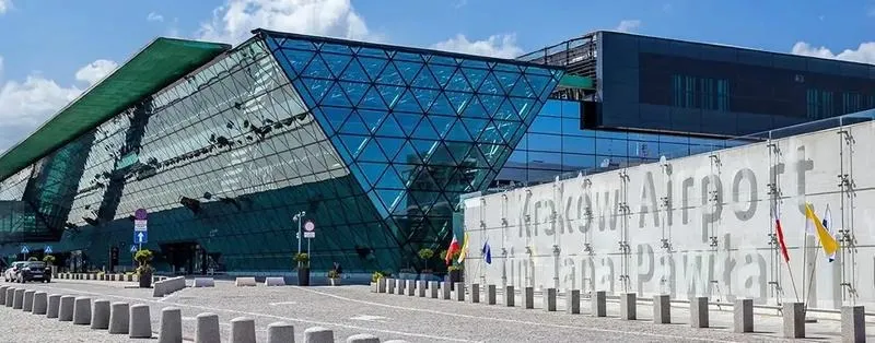 Jak wygodnie dojechać z lotniska w Krakowie na dworzec PKP?