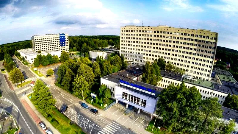 Jak wygodnie dotrzeć z Katowic do Ochojca? Praktyczny przewodnik
