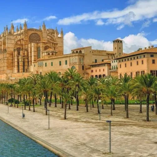 Kiedy najlepiej odwiedzić Palmę de Mallorca? Przewodnik po idealnych porach roku