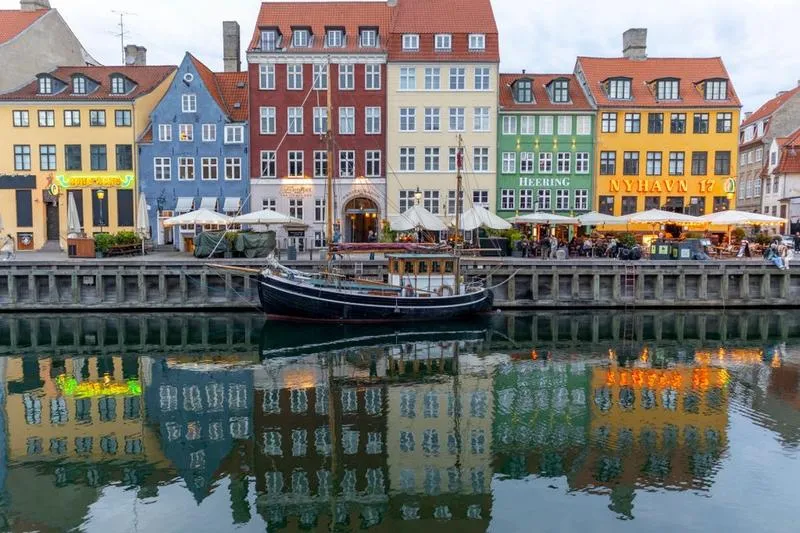 Czas lotu Warszawa Kopenhaga