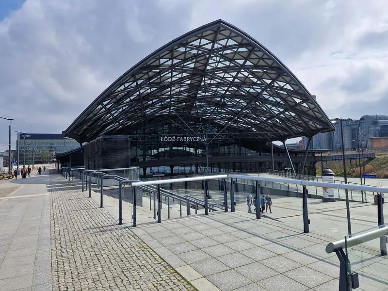 Dojazd na dworzec autobusowy Łódź Fabryczna