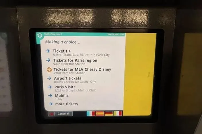 Skanowanie biletów w metrze